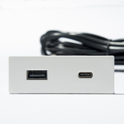 VersaPick, 1x USB A/C, téglalap, matt fehér RAL 9003 VersaPick, 1x USB A/C, téglalap, matt fehér RAL 9003