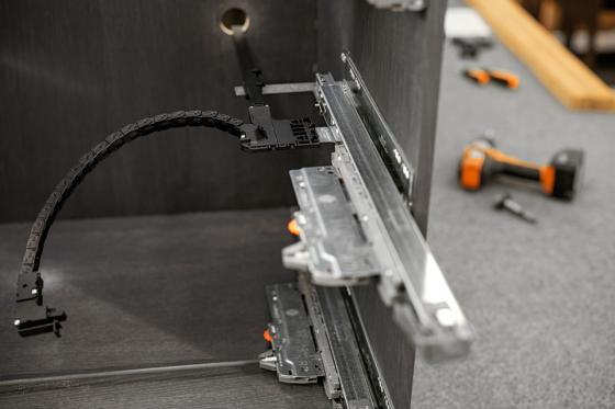 BLUM ESS.T2200 Amperos kábelvezető készlet NL550