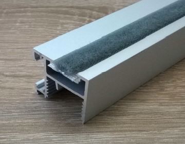 S - Támfalas kefe alacsony 13x5mm szürke
